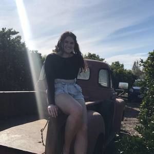Meet your Posher, Natalie